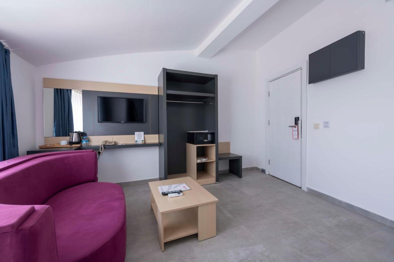 Royal Towers Lara Hotel Kemeragzi Екстер'єр фото